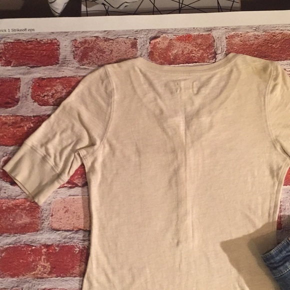 American Eagle Outfitters - Picture 4 of 4